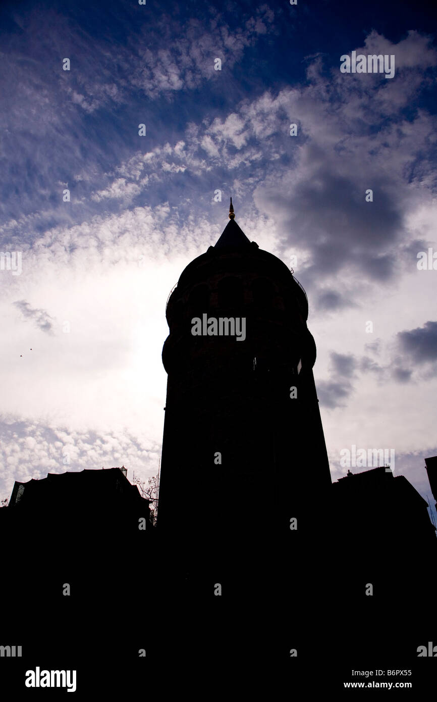 Istanbul Turchia Europa Asia viaggio europeo moschea turca di Istanbul nuvole sky mistero Galateria tower Foto Stock