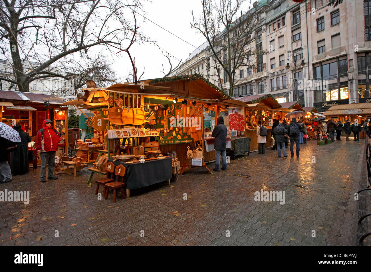 Budapest mercatino di Natale Vorosmarty piazza Ungheria Foto Stock