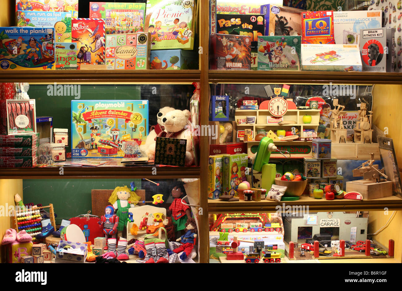 Toy shop window display, Londra Foto Stock
