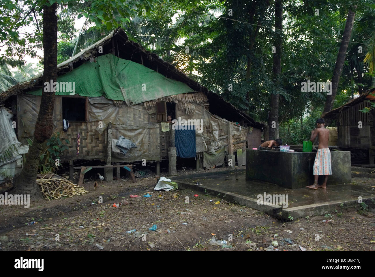 Mawlamyine Stato Mon MYANMAR Birmania 2008 Mawlamyaine Moulmein baraccopoli case Foto Stock