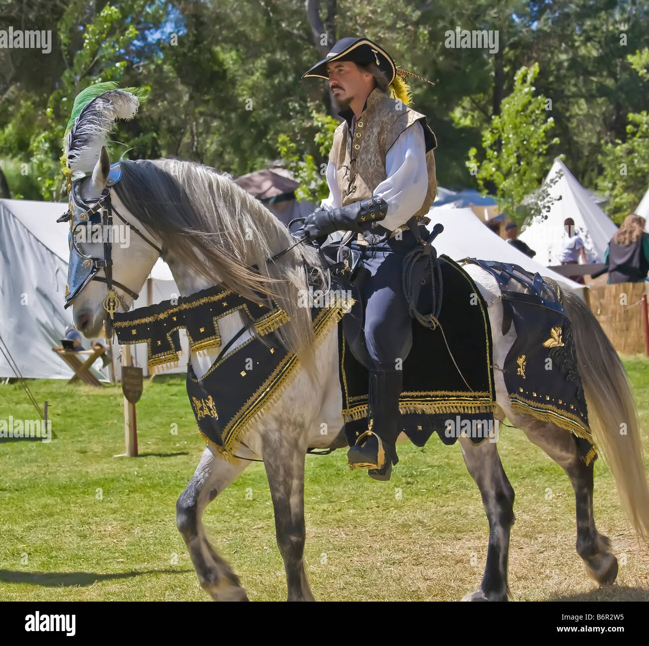 Royal personaggio a cavallo in Escondido Renaissance Faire alla felicita Park in Escondido CA US Foto Stock