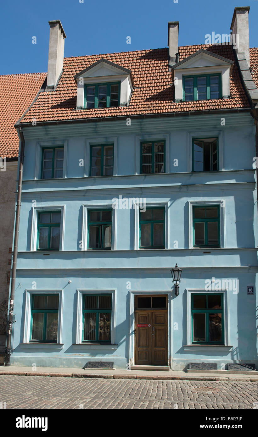 Tipica vecchia casa in centro storico di Riga Lettonia Foto Stock