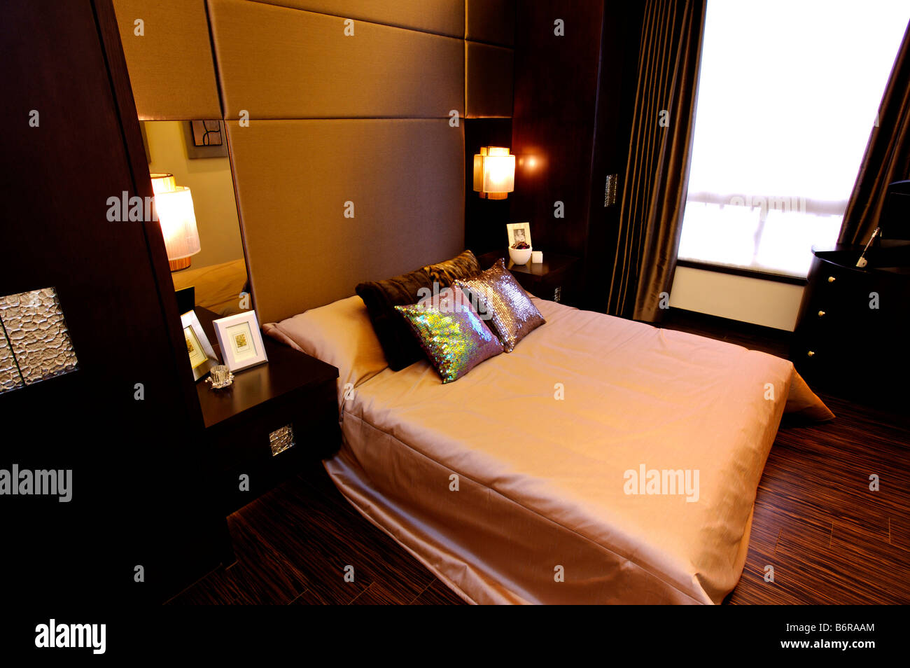 Camera da letto in stile moderno Foto Stock