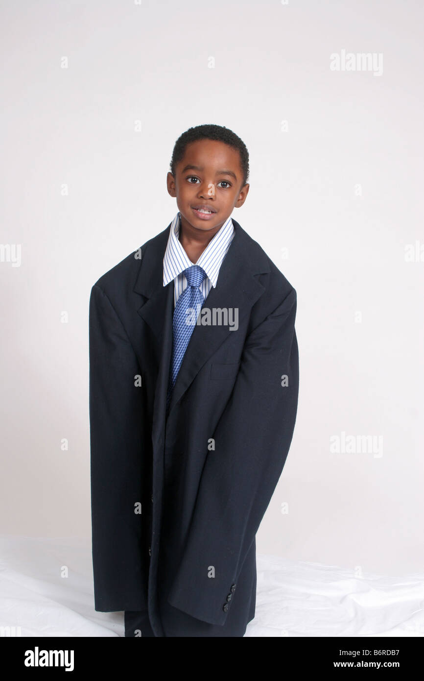 Felice African American boy riproduzione di imprenditore Foto Stock