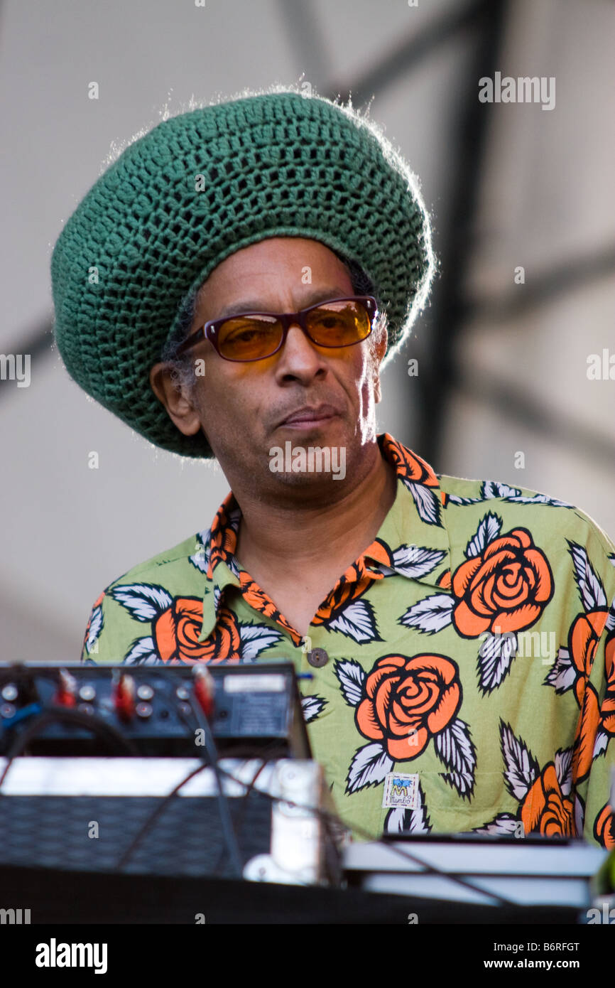 Don Letts performing live DJ set al Big Chill Festival castello di Eastnor Ledbury Herefordshire 2008 Foto Stock