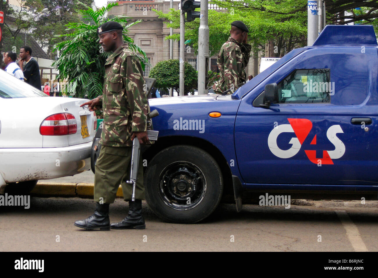 La guardia di sicurezza Nairobi Kenya Africa Foto Stock