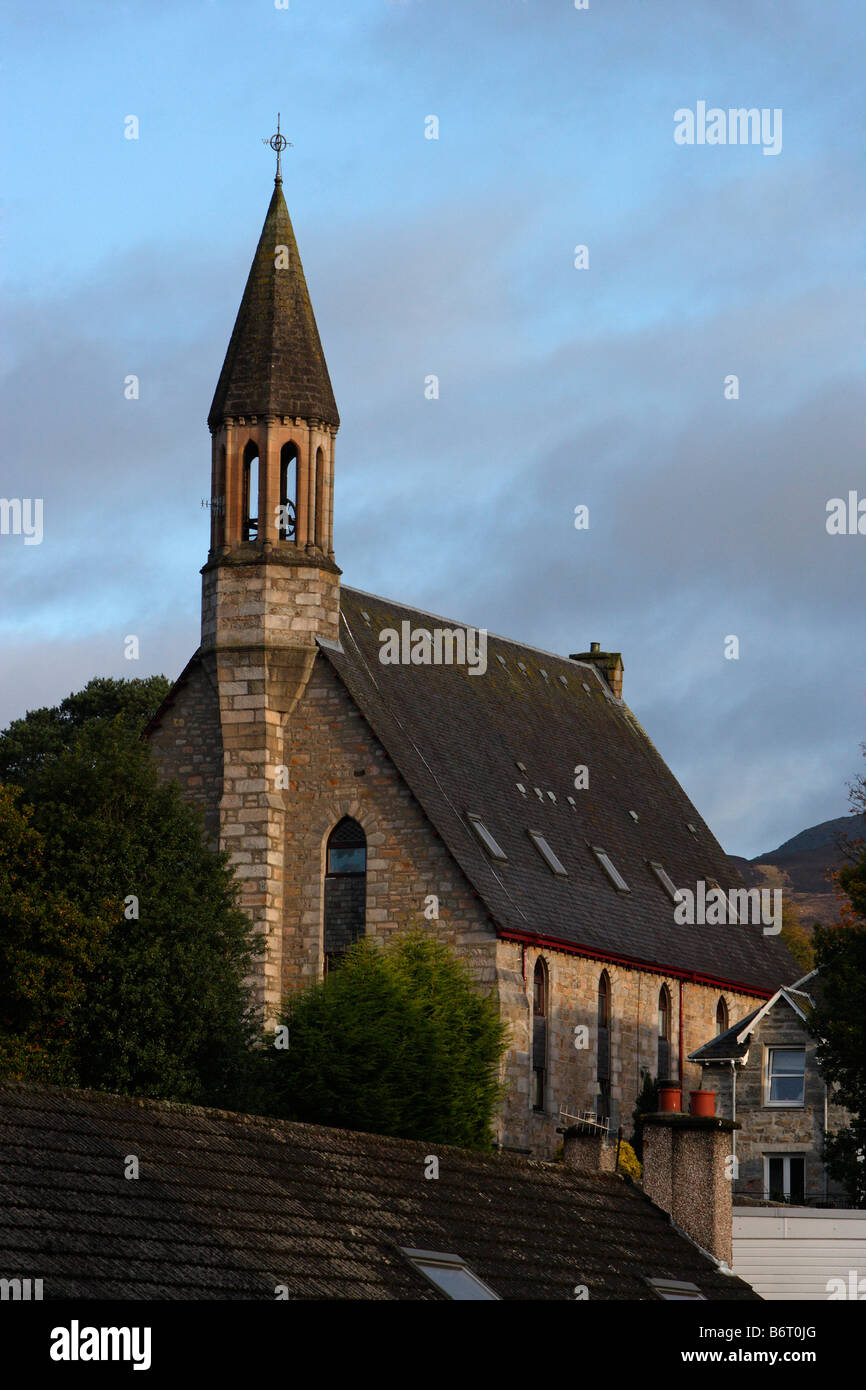 Pitlochry town in Tummel Valley fashonable cittadina termale nel XIX secolo la chiesa di Perth Scozia Kinross Regno Unito Foto Stock