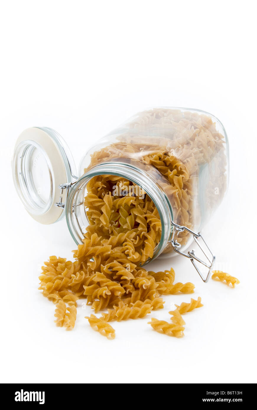 Storage jar contenenti essiccato fusilli Foto Stock