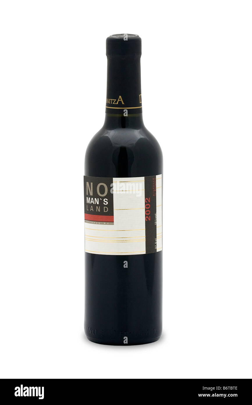 Bulgaria no mans land damianitza 2002 vino rosso secco rubino scuro colore viola sfumature di frutta di bosco vaniglia blackberry toast buona abbronzatura Foto Stock