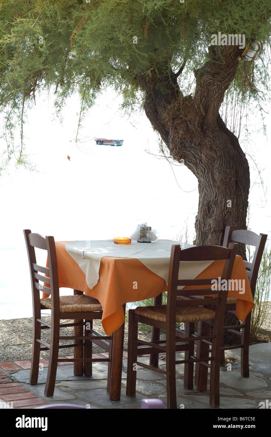 Ristorante tavola in Grecia Foto Stock
