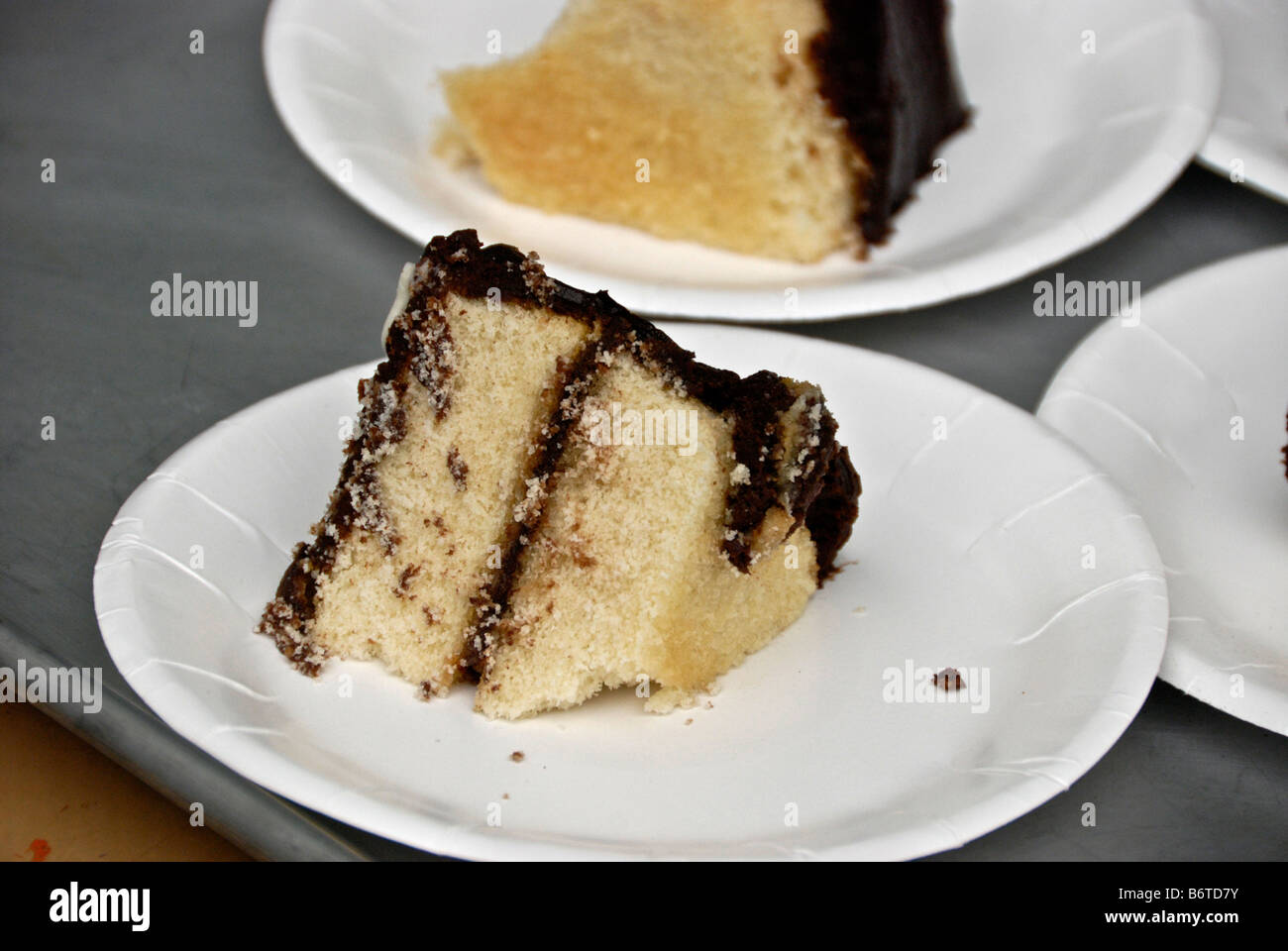 Torta spruzzata immagini e fotografie stock ad alta risoluzione - Alamy