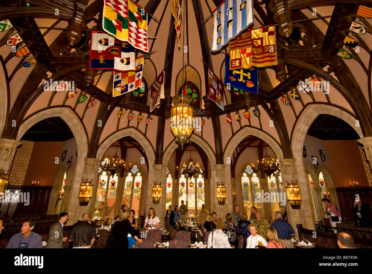 Cinderellas Royal ristorante Table colorato royal banner regno magico Walt Disney World Orlando Florida FL Foto Stock