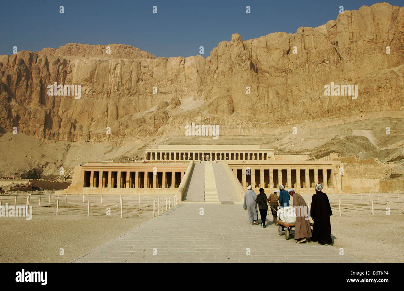 Il tempio mortuario della Regina Hatshepsut a Deir al-Bahari,l'Egitto. Foto Stock