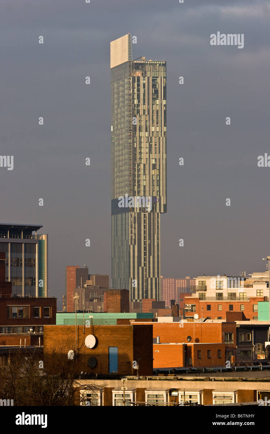 Hilton Tower noto anche come Beetham Tower vista dal south Manchester REGNO UNITO Foto Stock