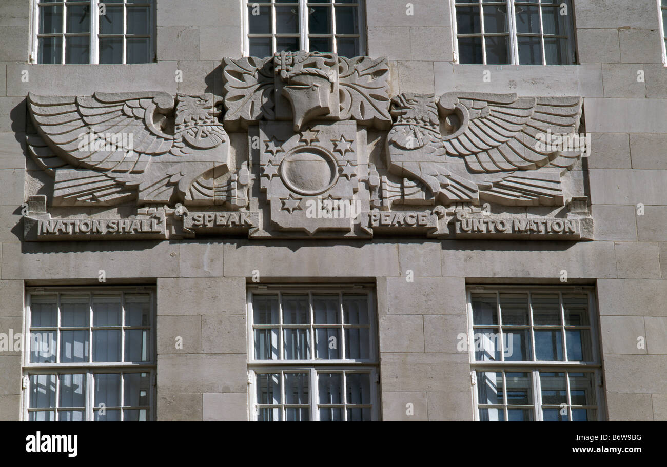 Edificio della BBC Scultura da Eric Gill Foto Stock