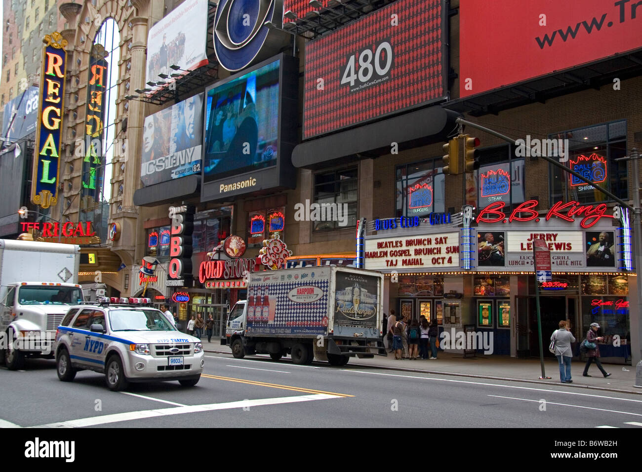 West 42nd Street a Times Square a Manhattan New York City New York STATI UNITI D'AMERICA Foto Stock