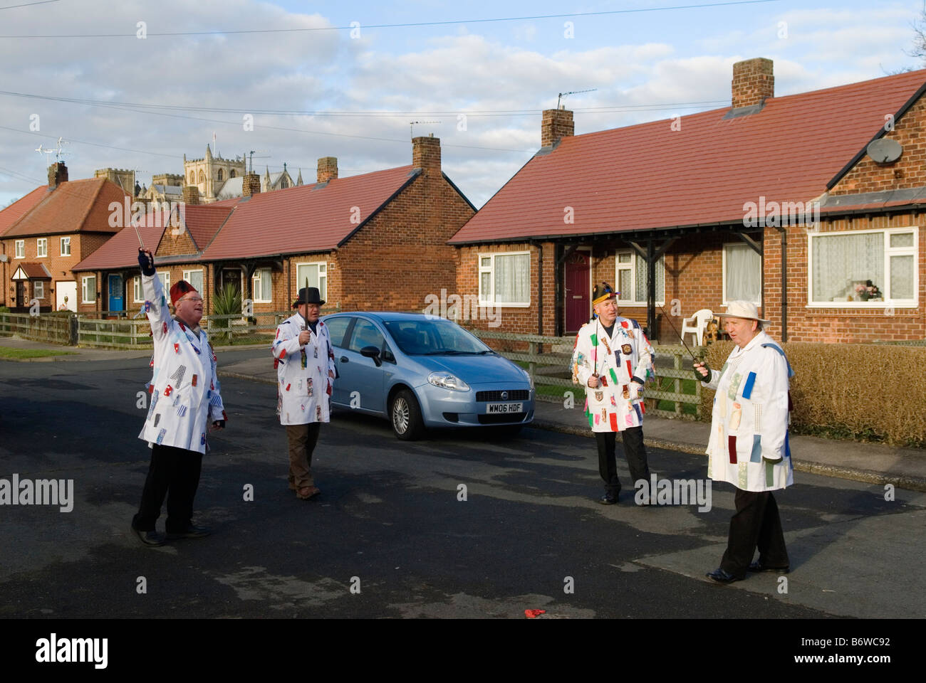 Ripon spada gioco di ballo Ripon Yorkshire Regno Unito eseguita su Boxing Day il 26 dicembre HOMER SYKES Foto Stock