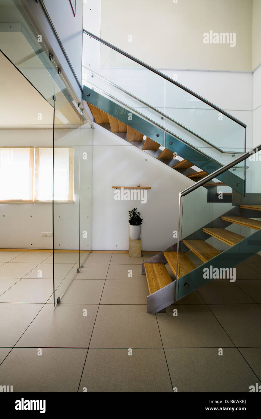 Scalinata in casa moderna Foto Stock