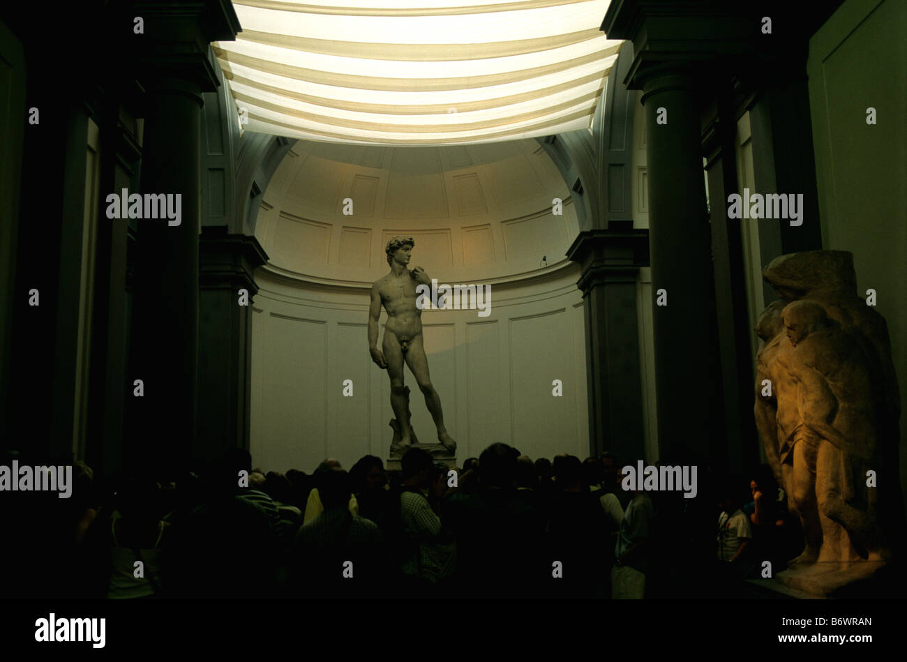 Il David di Michelangelo sul display nella Galleria dell'Accademia di Belle Arti di Firenze, Firenze, Italia Foto Stock