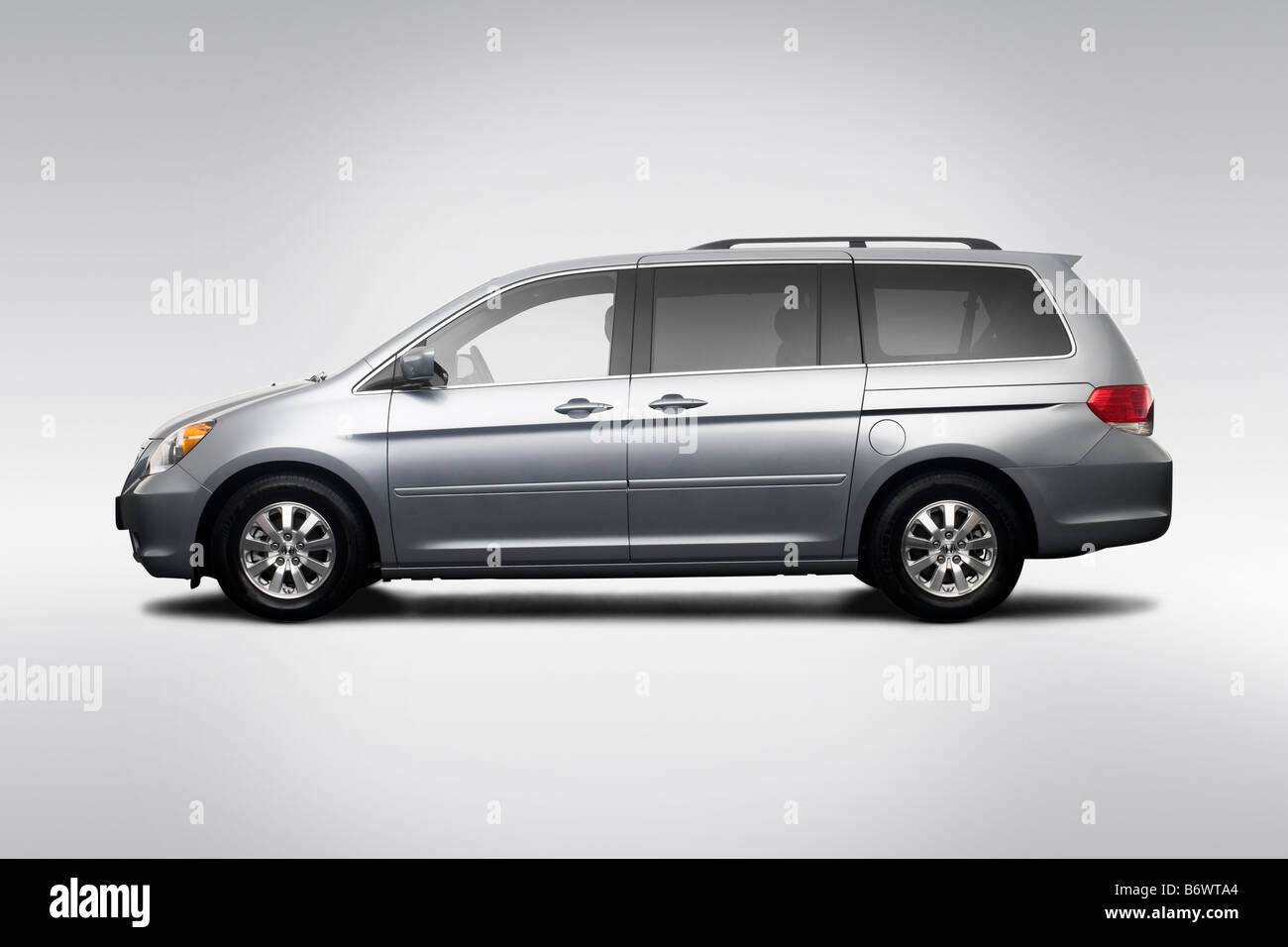 2009 Honda Odyssey EX-L in verde - Driver Profilo laterale Foto Stock