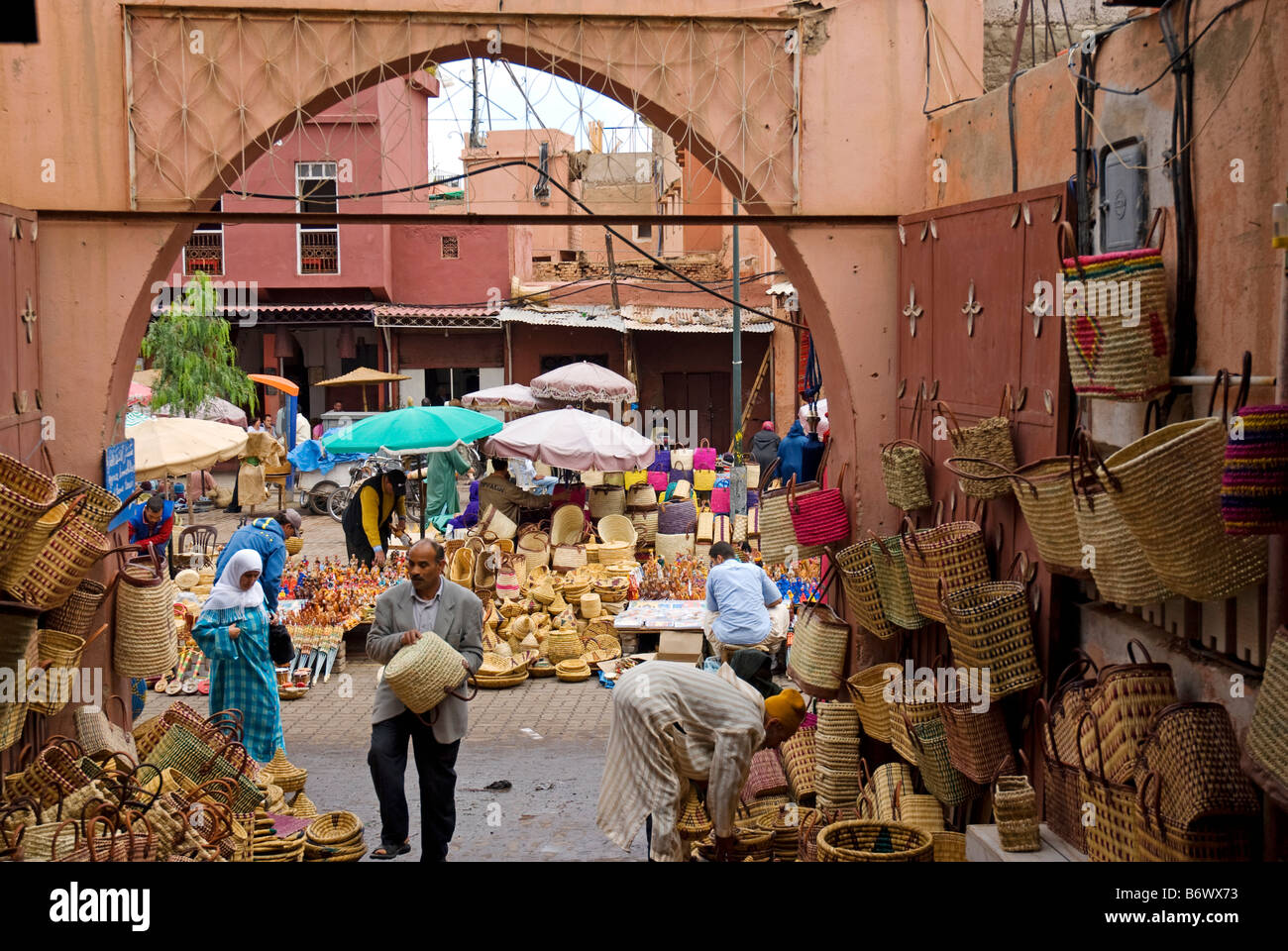 Il Marocco Marrakech, Marche des Epices. Hat in stallo il Mercato delle Spezie. Foto Stock
