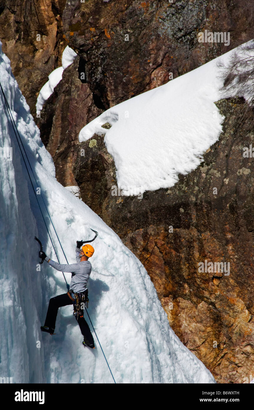 Stati Uniti d'America, Colorado, Ouray. Box canyon parco di ghiaccio, Arrampicata su cascate di ghiaccio, capitale degli Stati Uniti d'America Foto Stock