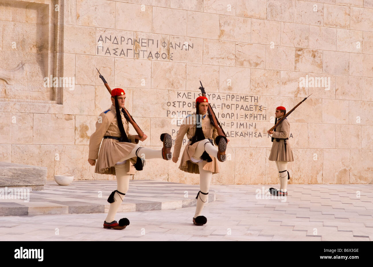 Cambio della guardia al Palazzo di Atene in Grecia Foto Stock