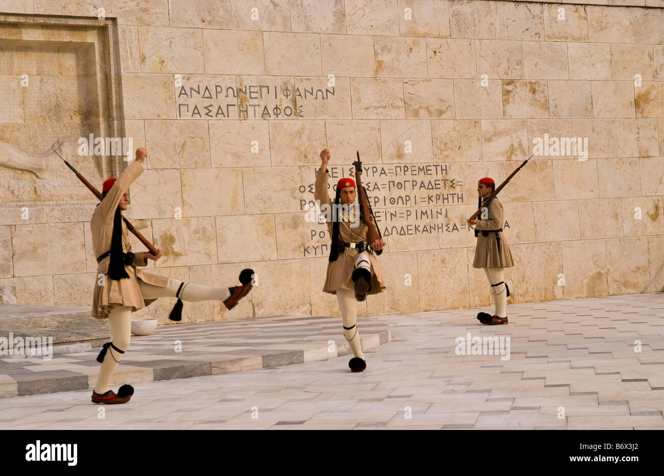 Cambio della guardia al Palazzo di Atene in Grecia Foto Stock