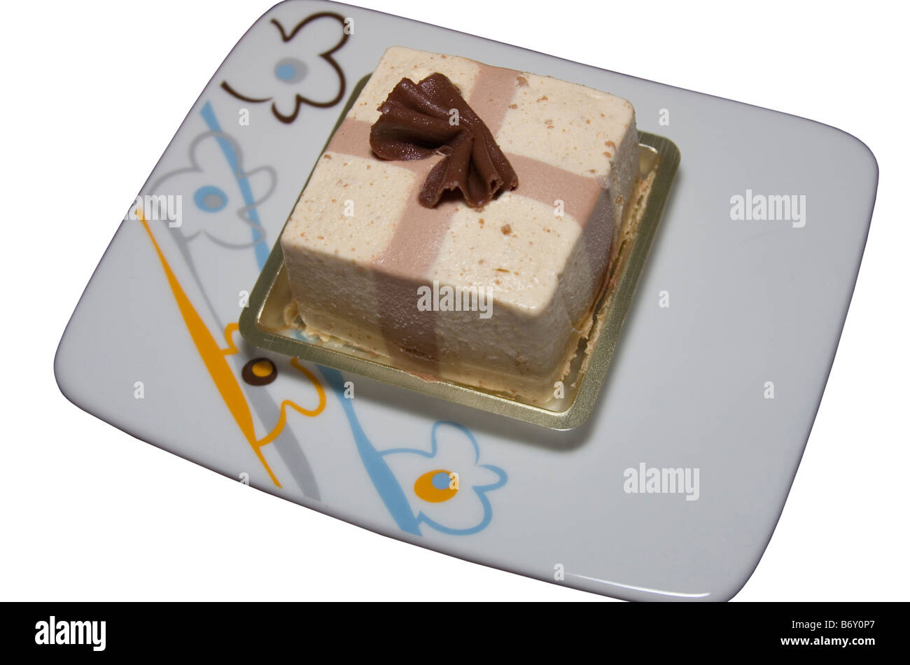 Torta gelato su una piccola piastra piatto, decorata graziosamente. Foto Stock
