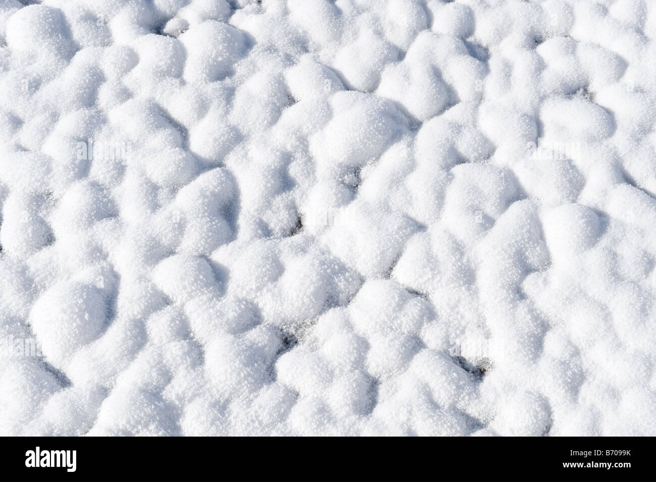 Modelli per la neve creato da caratteristiche termiche nel Parco Nazionale di Yellowstone, Wyoming. Foto Stock