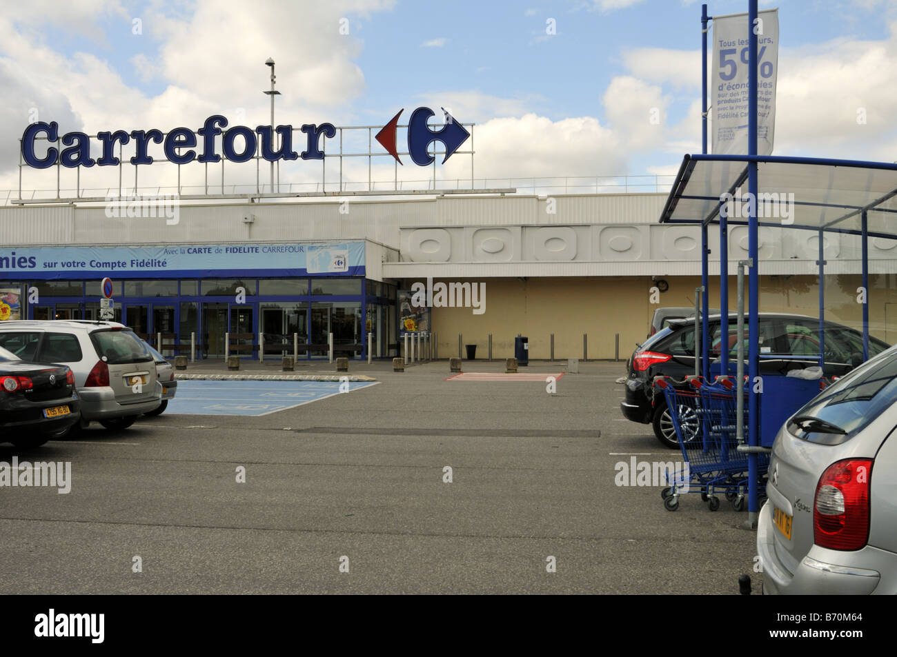Un ipermercato Carrefour Francia Foto Stock