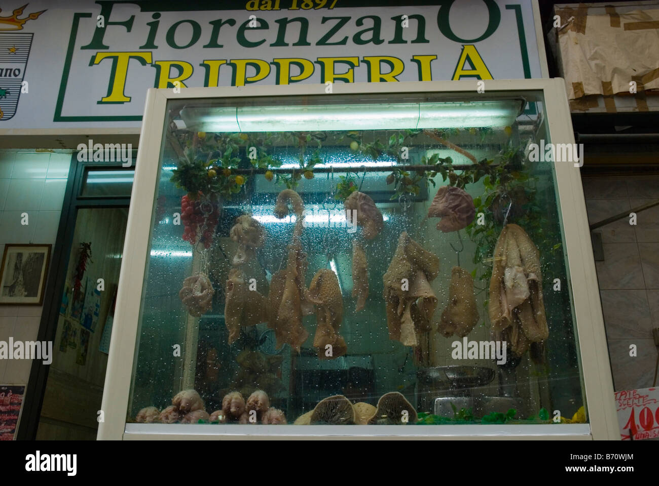 Tripperia un negozio che vende nulla ma la trippa in via Pignasecca nel centro di Napoli Italia Europa Foto Stock