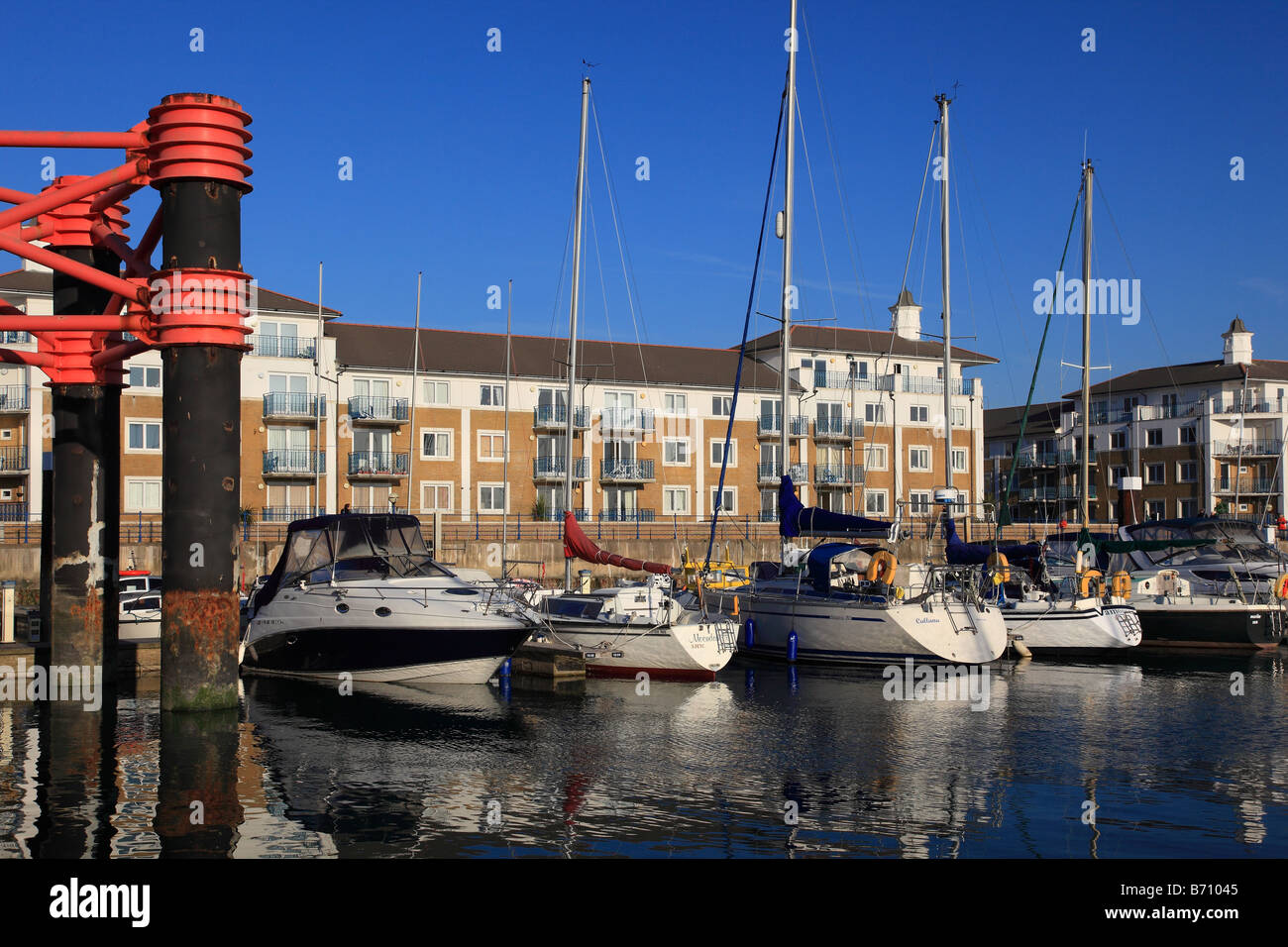 Barche a vela in Brighton Marina Inghilterra Foto Stock