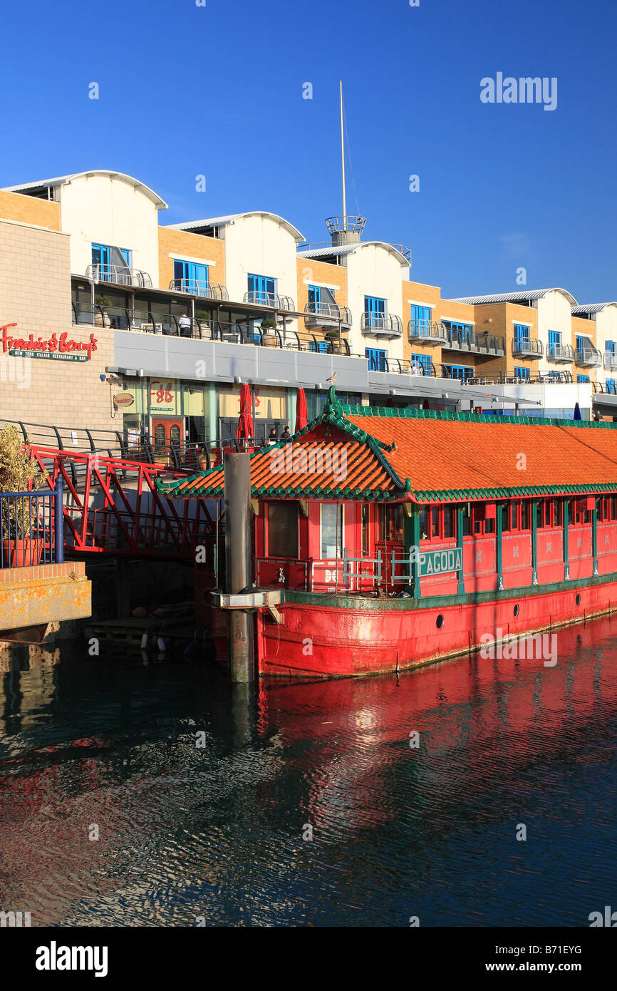 Dragon ristorante sulla barca in Brighton Marina Inghilterra Foto Stock