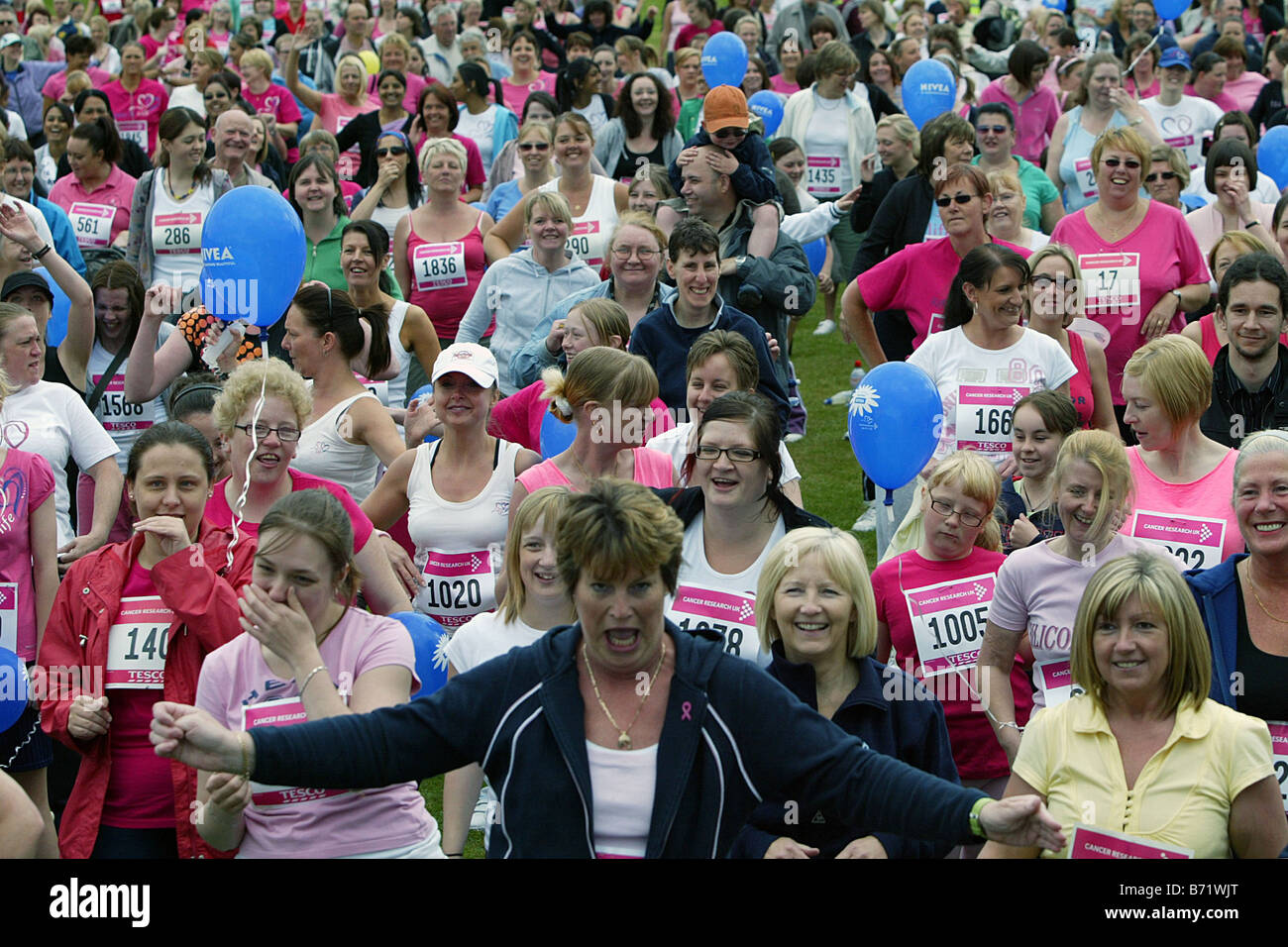 In fase di riscaldamento per la gara per la vita a Alexandra Park Oldham Foto Stock