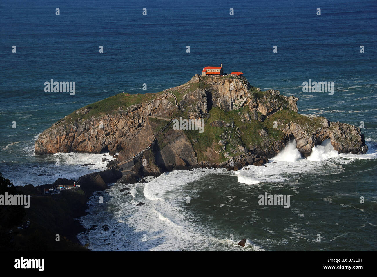 San Juan de Gaztelugatxe, costa basca, eremo sulla costa, vista spettacolare, Bizkaia, Euskadi, Foto Stock