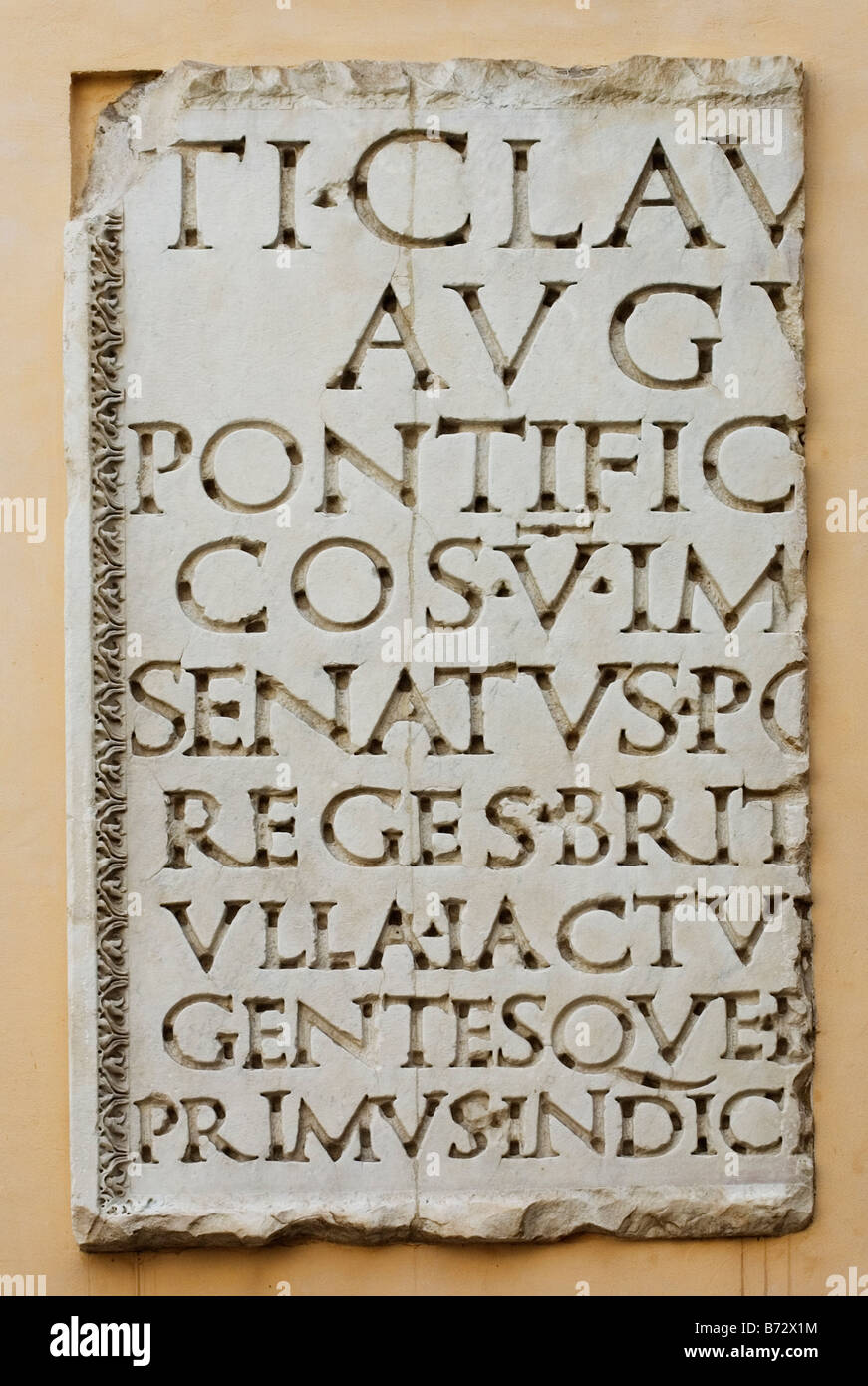 Tablet con lettere latine Foto Stock