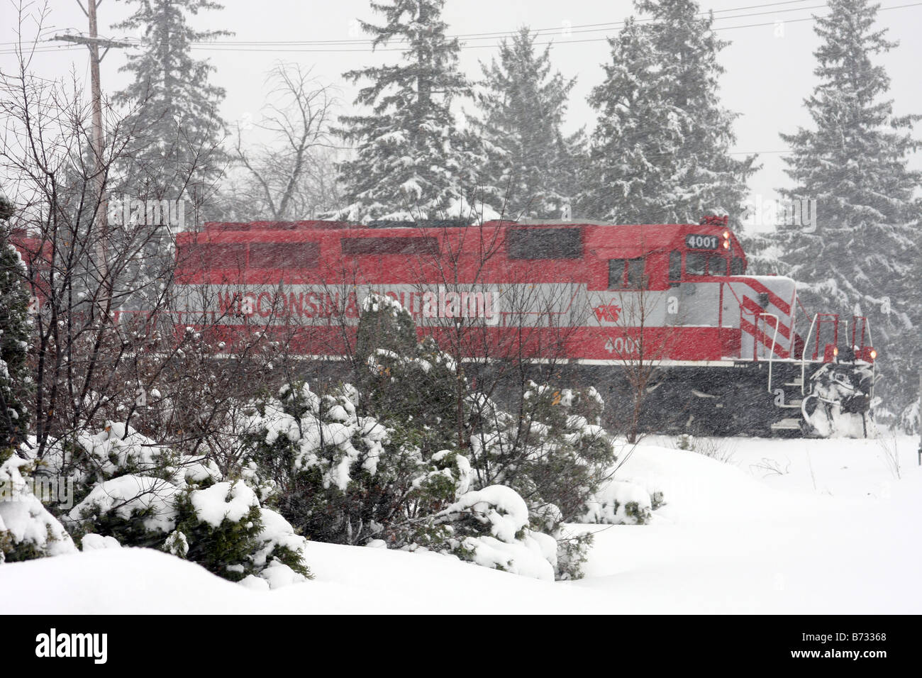 Wisconsin Diesel Sud treno merci motori in un blizzard Wisconsin Foto Stock