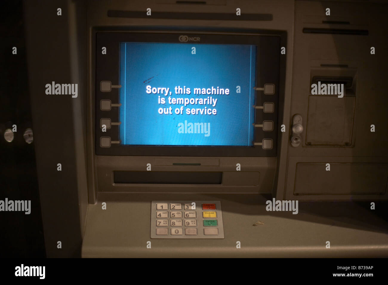 Rotture di bancomat ATM cash point machine in Londra England Regno Unito Gran Bretagna fuori servizio non funzionante Foto Stock