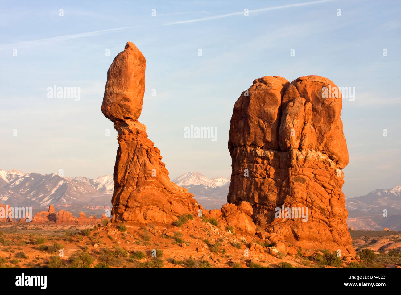 Equilibrato Rock al tramonto in Arches National Park nello Utah Foto Stock