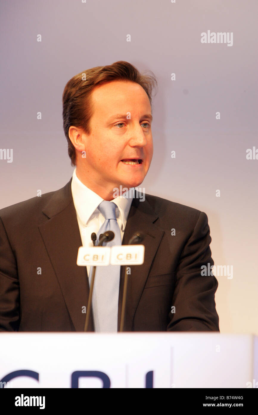 David Cameron parlando alla Conferenza di CBI Foto Stock