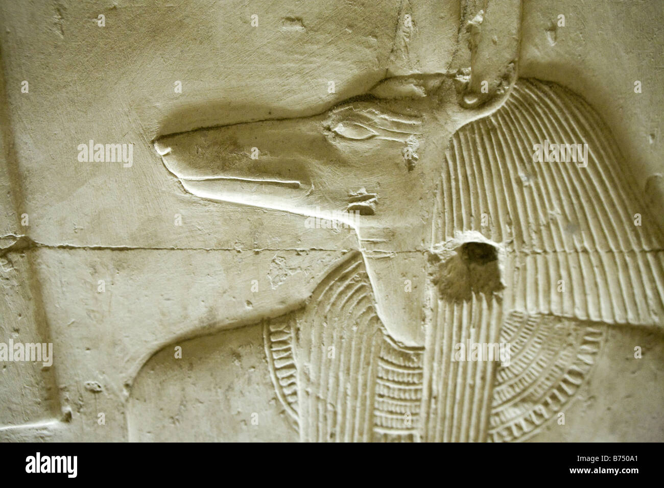 Lavoro di soccorso da santuario entro il tempio di Seti I a Abydos, Valle del Nilo in Egitto Foto Stock