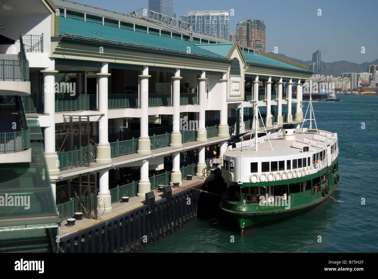 Il Traghetto Star ormeggio al terminal, Central Pier, Sheung Wan, Victoria Harbour, Isola di Hong Kong, Hong Kong, Cina Foto Stock