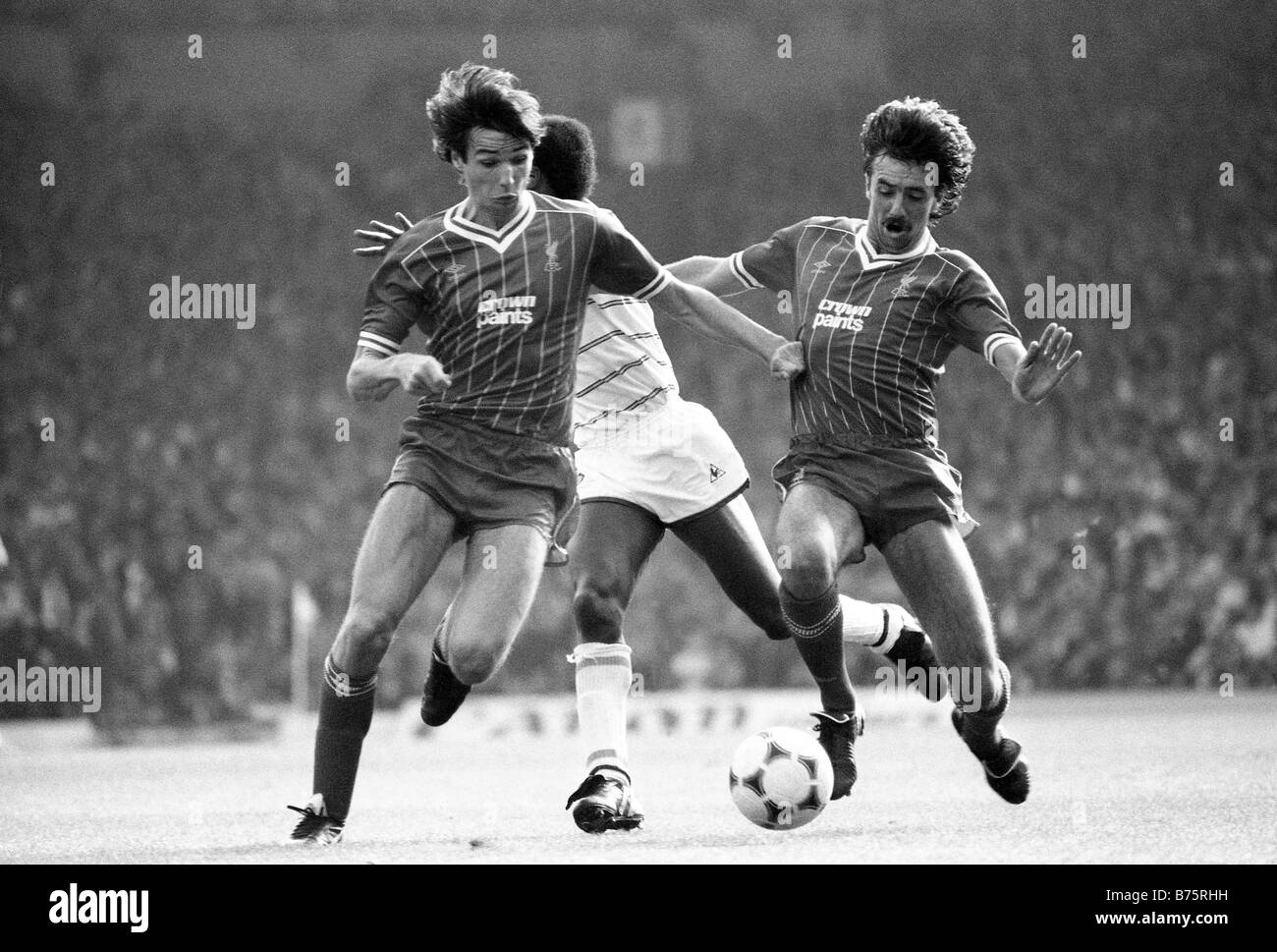 LIVERPOOL V Aston Villa 17 9 1983 Alan Hansen Mark Walters e Mark Lawrenson Foto Stock