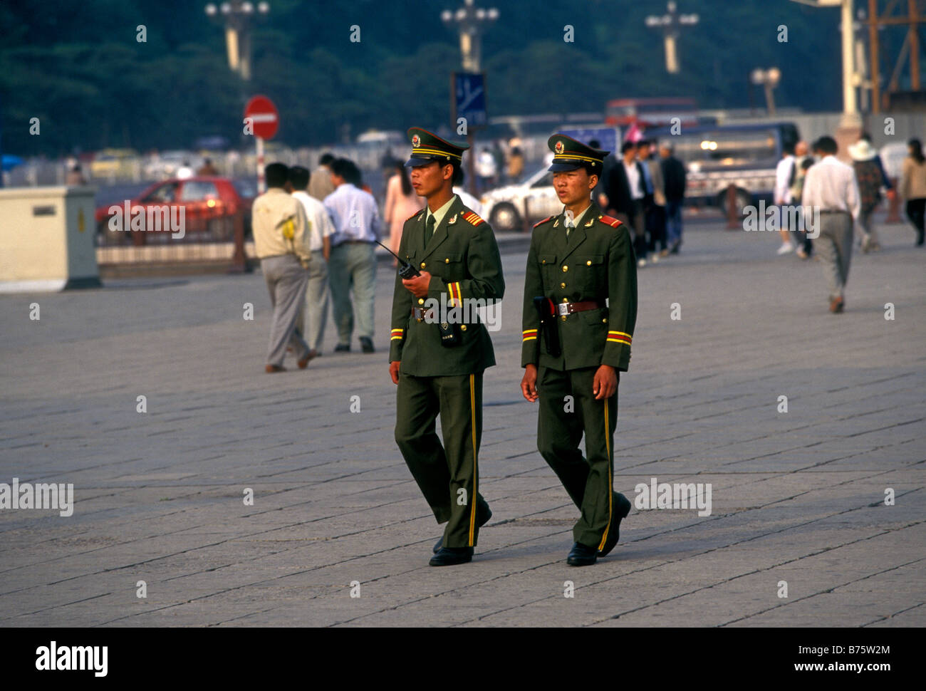 Il popolo cinese, militare cinese, ufficiale militare, militari, Piazza Tiananmen, la città di Beijing, Pechino, Municipalità di Pechino, Cina, Asia Foto Stock
