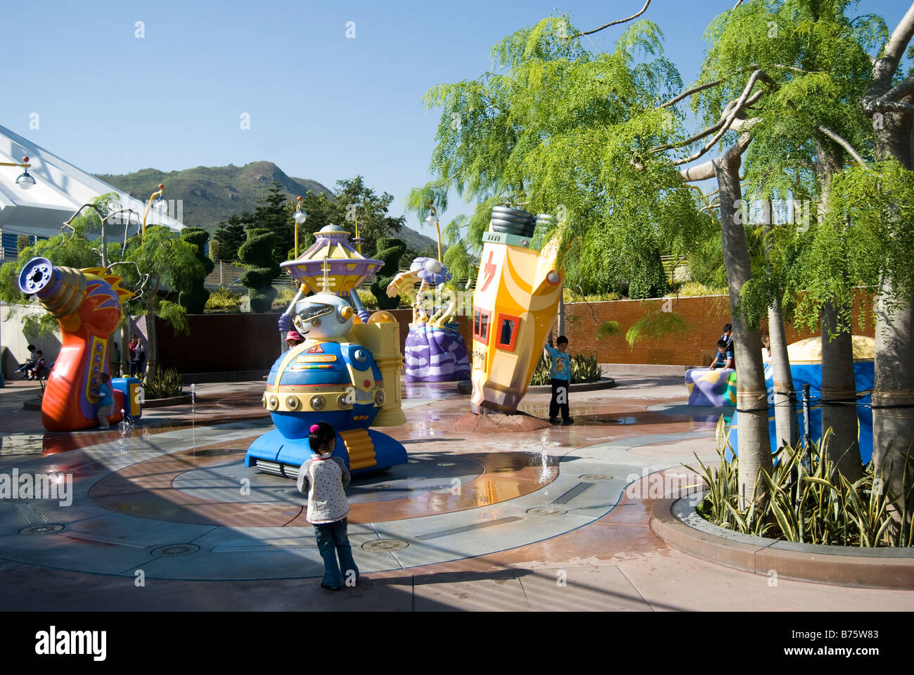Zona di UFO di gioco interattivo area, Tomorrowland, Hong Kong Disneyland Resort, l'Isola di Lantau, Hong Kong, Repubblica Popolare di Cina Foto Stock