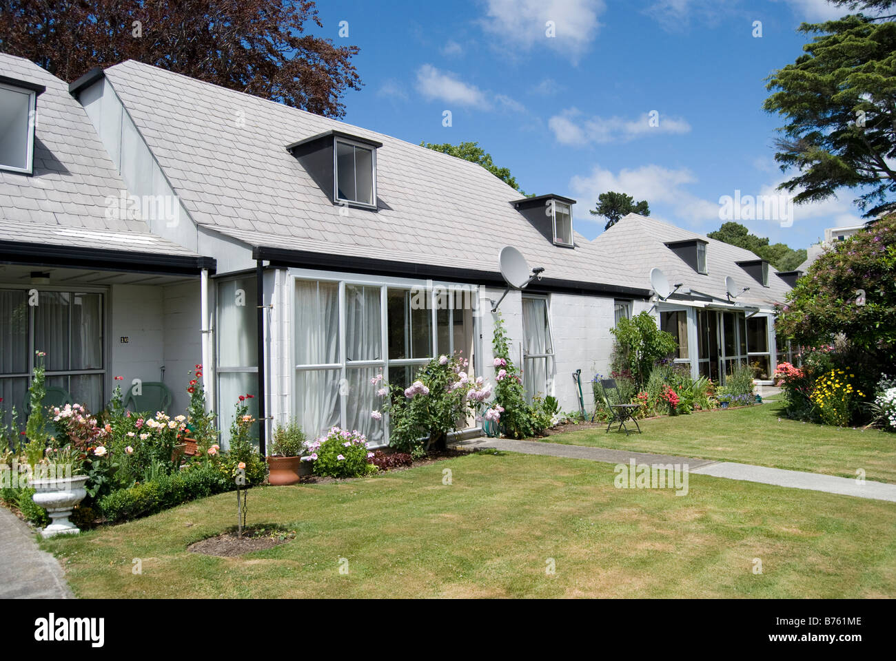 Cottage di pensionamento con prati, Vescovi Parco complesso di pensionamento, Vescovi terrazza, Christchurch, Canterbury, Nuova Zelanda Foto Stock