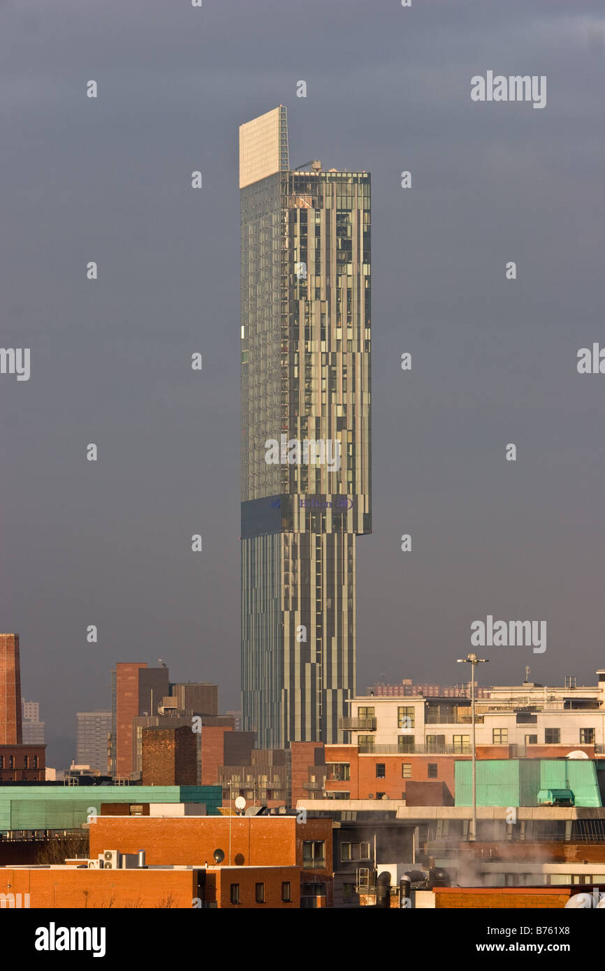 Hilton Tower noto anche come Beetham Tower vista dal south Manchester REGNO UNITO Foto Stock