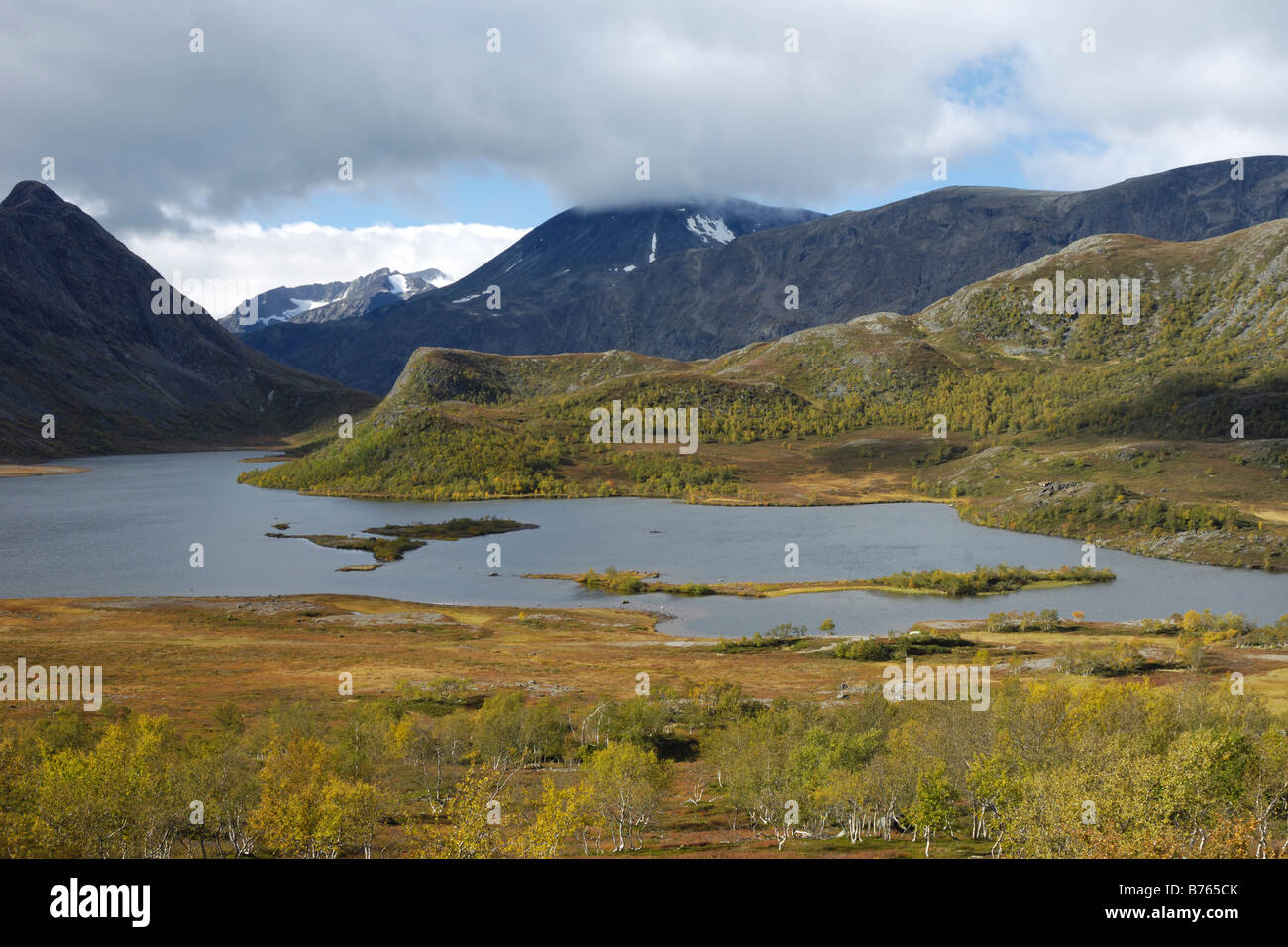 Leirungsdalen mountain range scenario lago Norvegia nord europa paesaggio Foto Stock