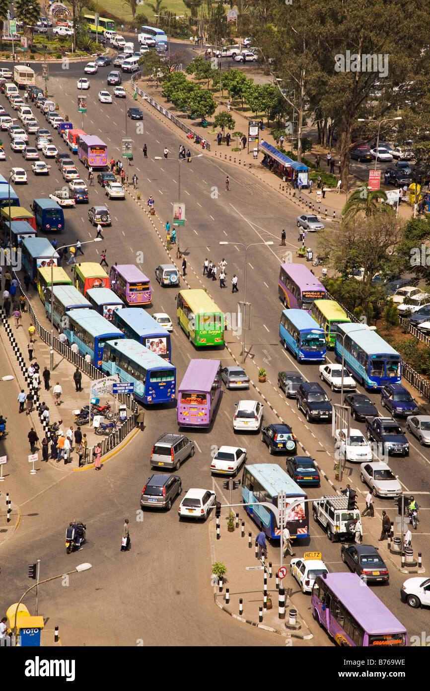 Ingorghi e autobus, centro di Nairobi, Kenya, Africa Foto Stock